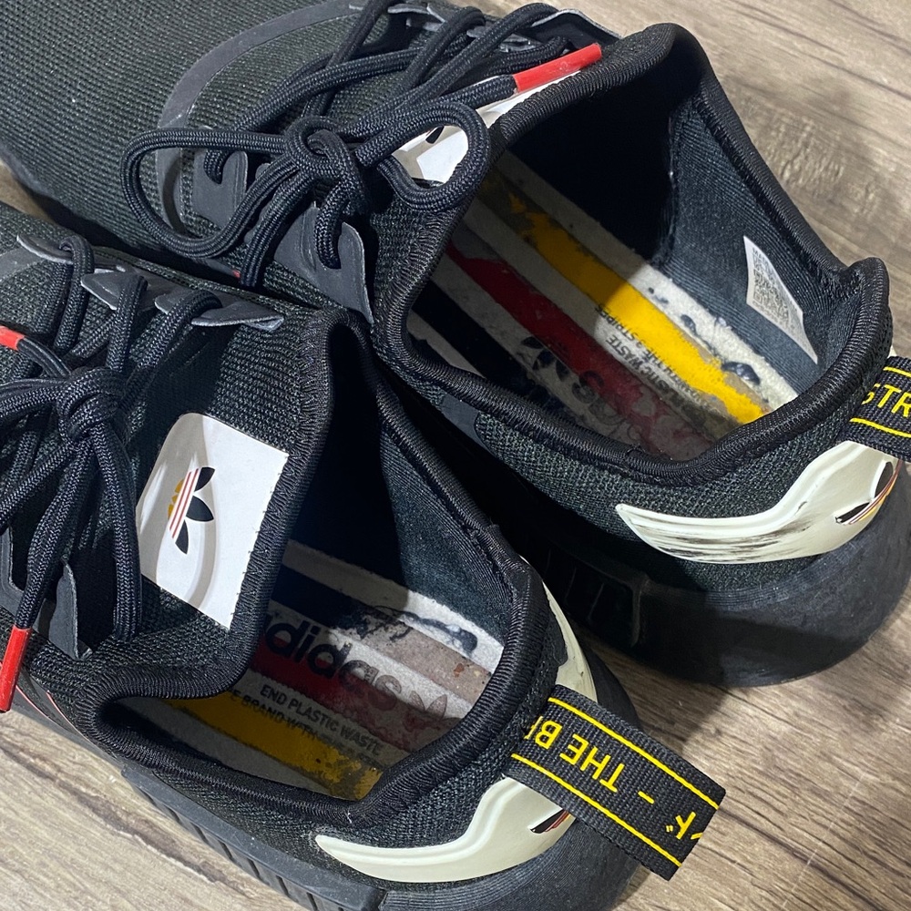 Adidas Men's NMD R1 Black Sneakers with Red Stripes - Picture 4 of 11